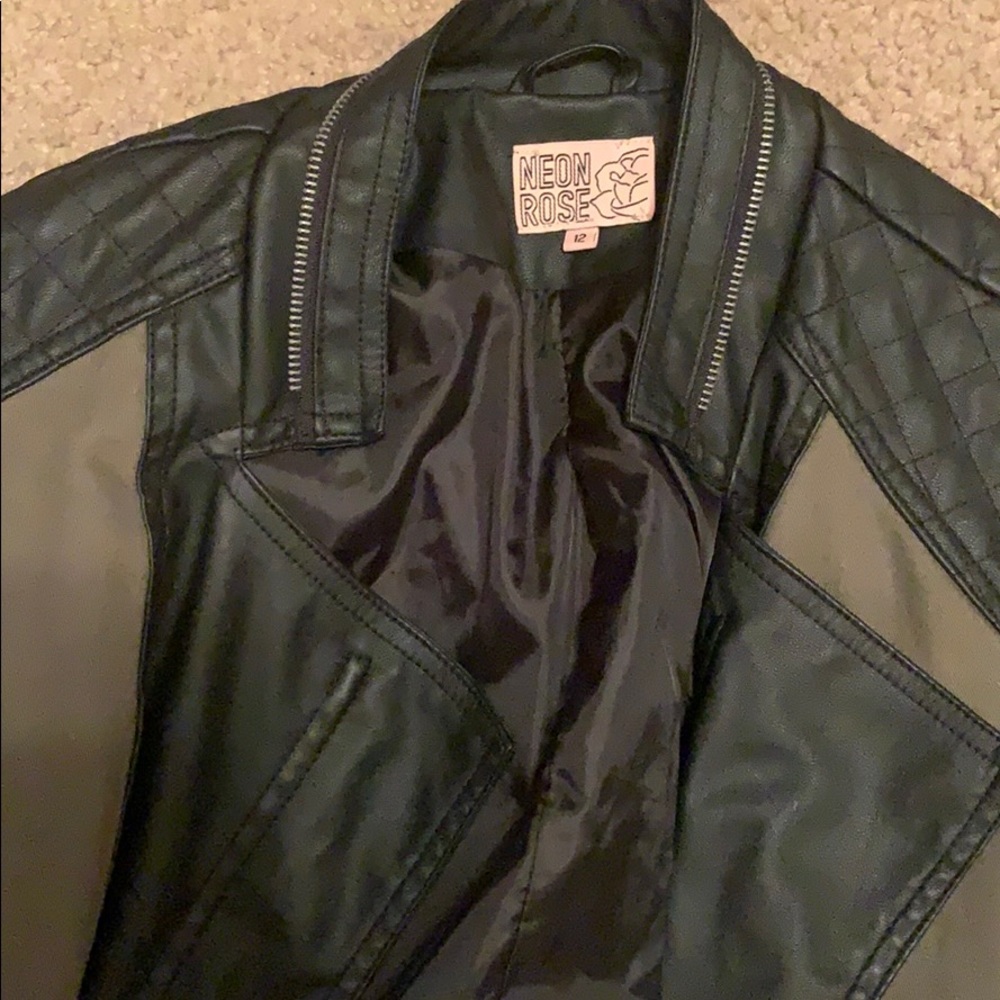 Jacket - Picture 3 of 4